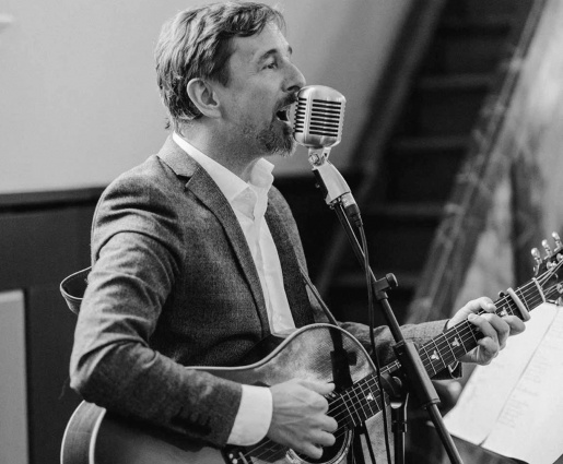 John Lyons (USA/CH) solo acoustic, guitar &amp;amp; piano duo, trio or 4 piece band - yo — photo 9