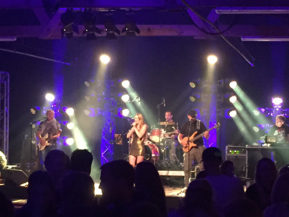 SPOTLIGHT Cover Band - Duo / Trio / 4 or 5 piece band — photo 3