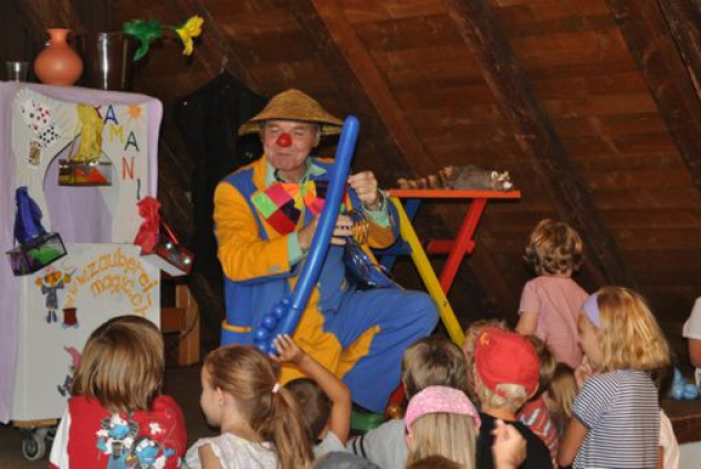 Ramani / Zauberer, Komischer Kellner, Clown, Weihnachtsmann — photo 9