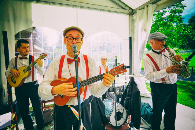 Uke Swing — photo 4