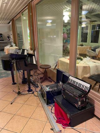 `Andrea di Luino` Party Music — photo 10