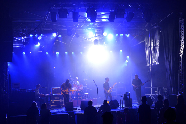 concert - one hour - kissing toads — photo 2