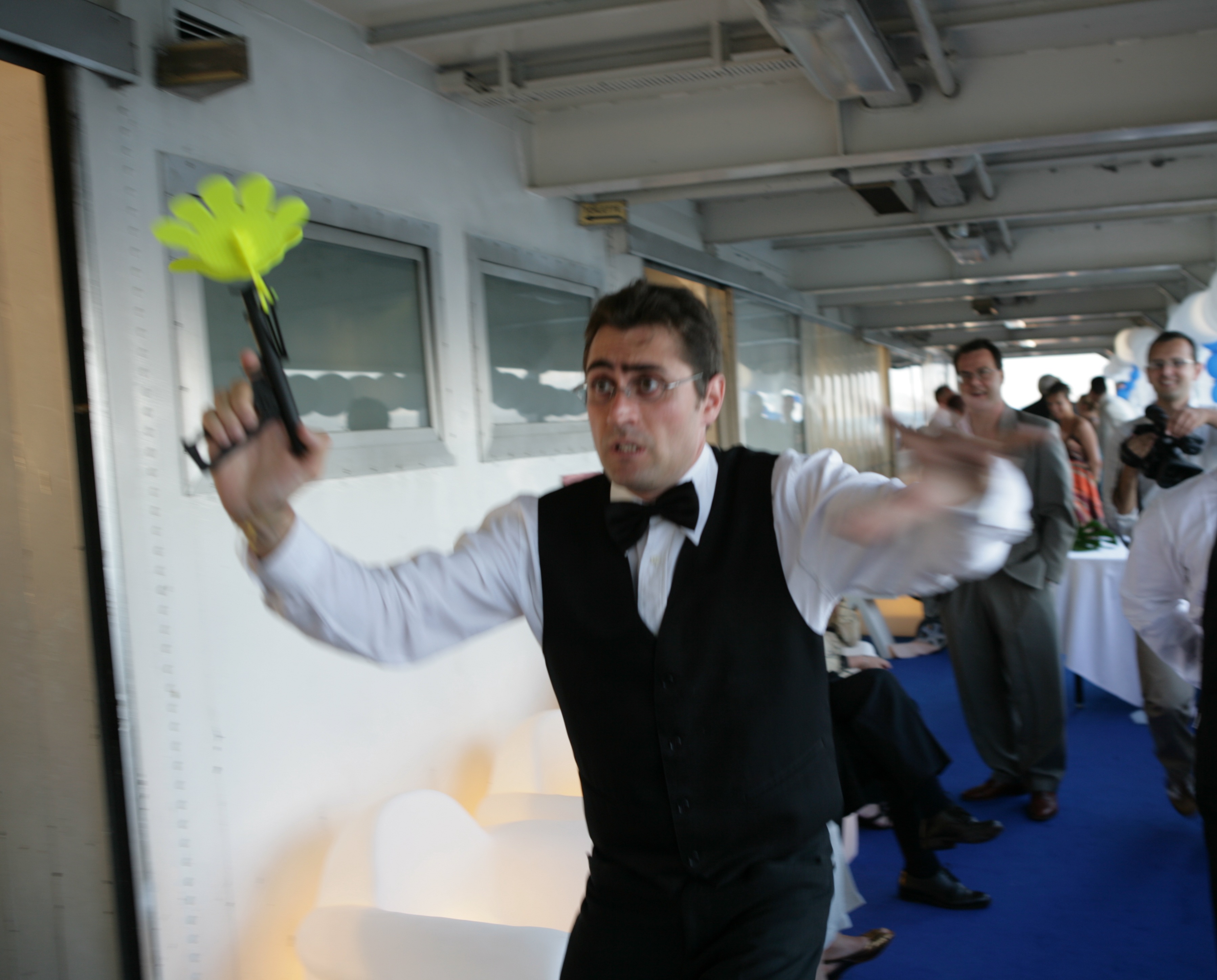 FUNNY CRAZY WAITER MisterMax — photo 4