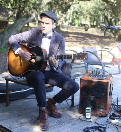 Lewis Larke  - Singer, Musician &amp;amp; DJ (solo-trio) — photo 2