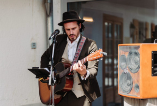 Lewis Larke  - Singer, Musician & DJ (solo-trio)