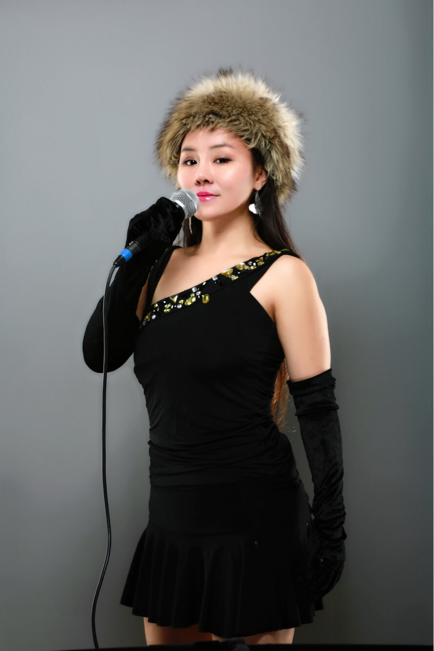 Elva Bai — photo 10