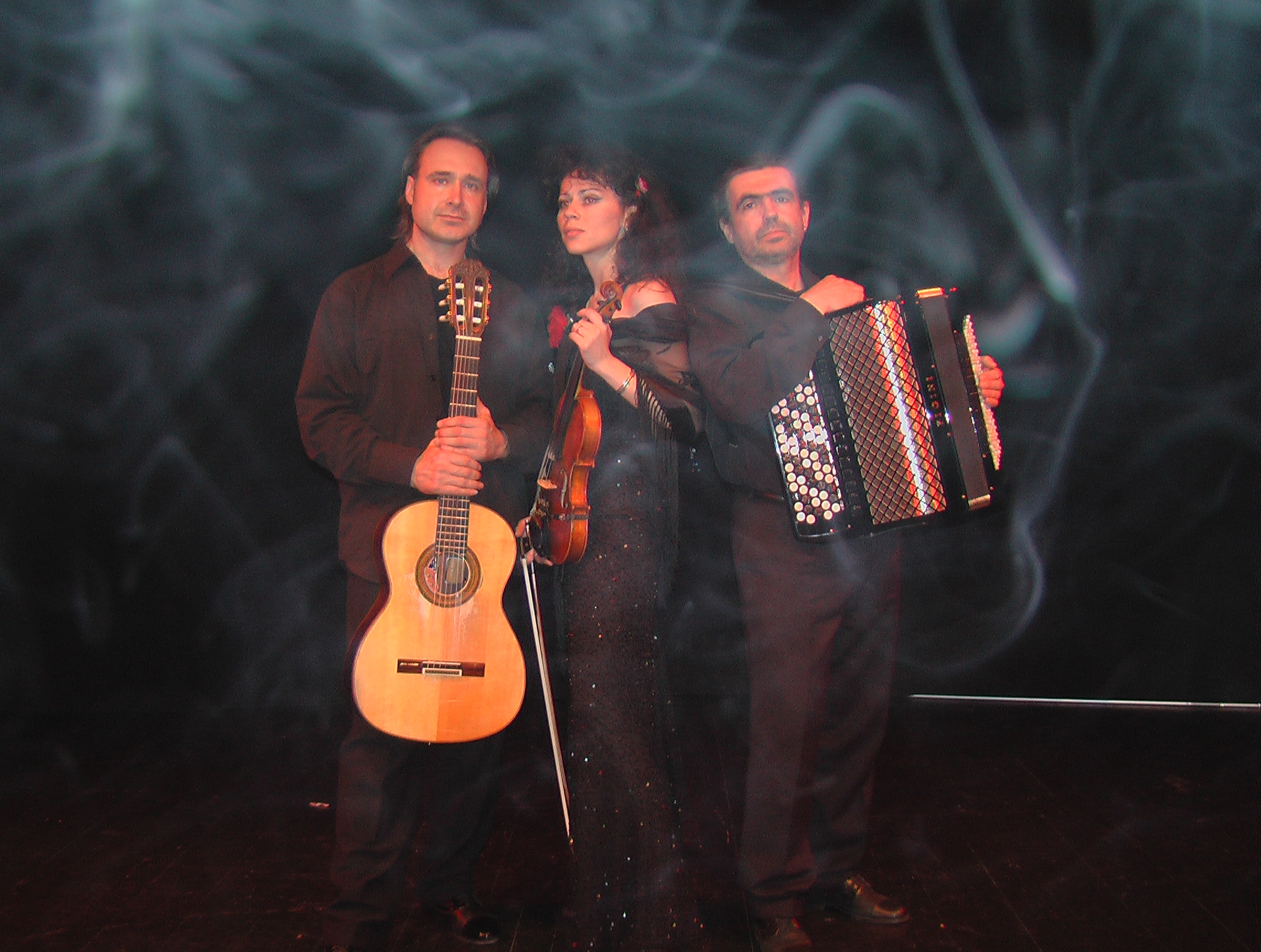 Zigeuner-Band Trio `Esmeralda &amp;amp; Talisman` — photo 3