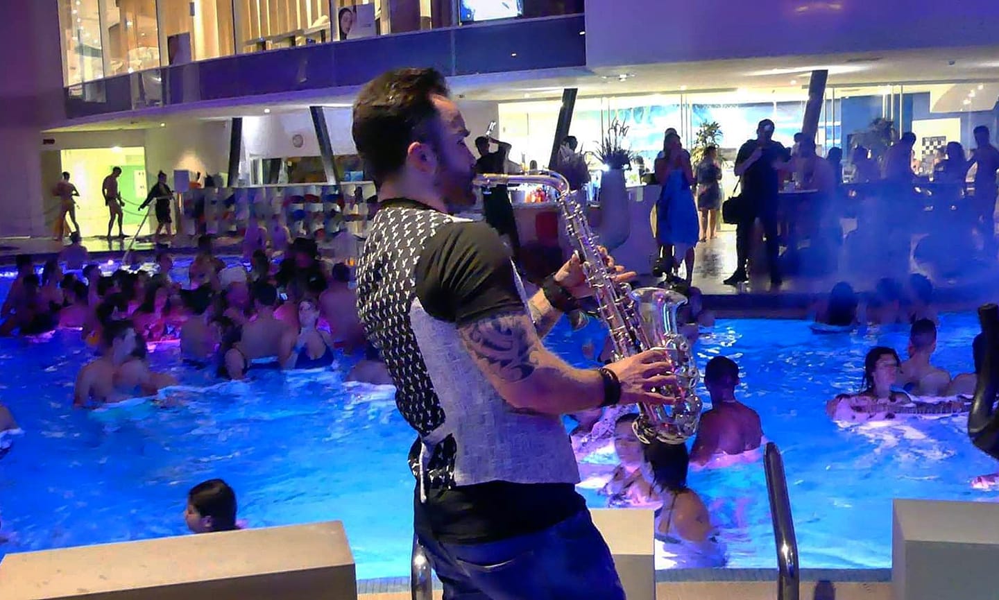 Lorenzo - sax &amp;amp; dj per matrimoni ed eventi — photo 11