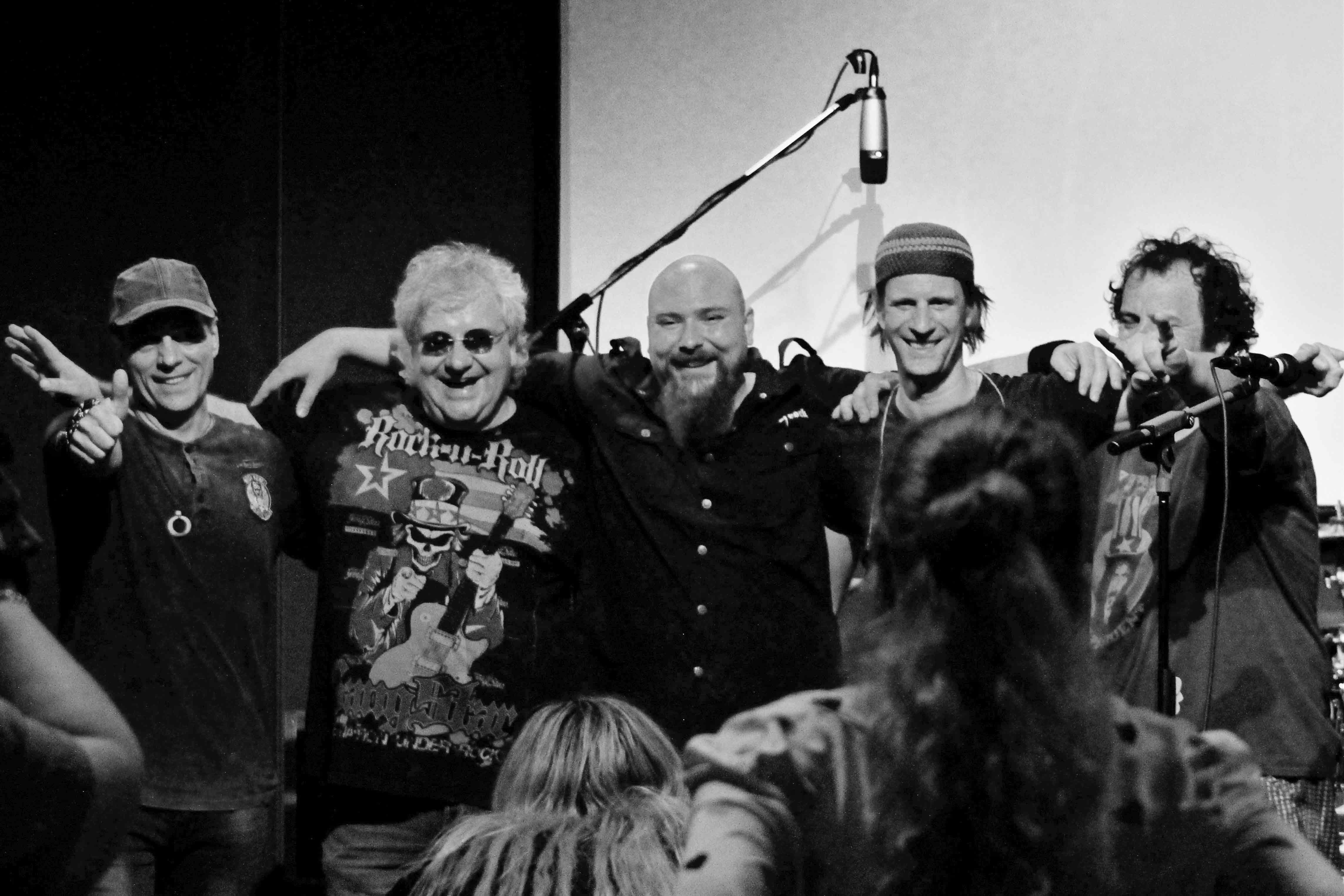 Sphärischer, psychedelischer Hardrock (ähnlich Pink Floyd) — photo 2