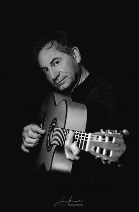 CARLO CALDERANO Acoustic Guitar Solo — photo 16