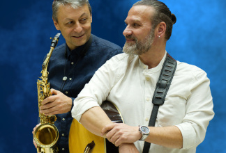 Griechische Musik 80% & Internationale Evergreens 20%