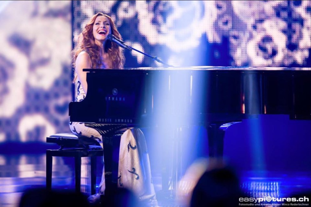 Bella C - Piano Singing Party Lady — photo 2