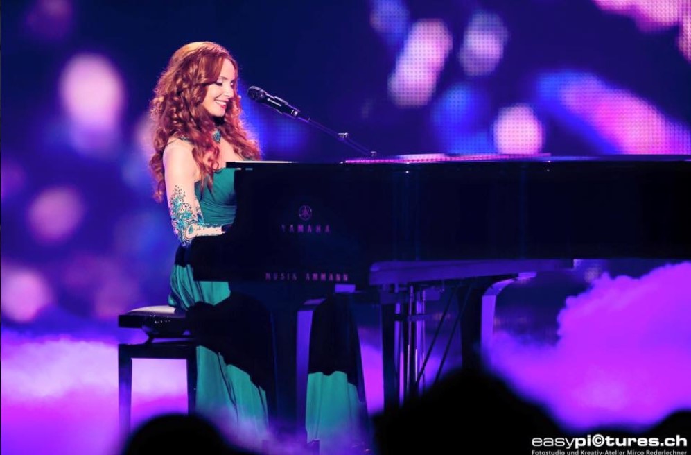 Bella C - Piano Singing Party Lady — photo 3