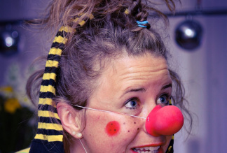 PÜNKTLI - Clown, Comedy, Sängerin 