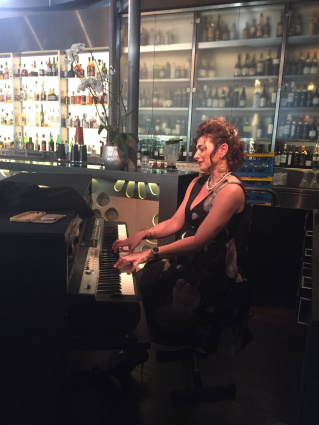 Gabriela Gini - Best Entertainment Music for Corporate &amp;amp; Business Events, Birthd — photo 2