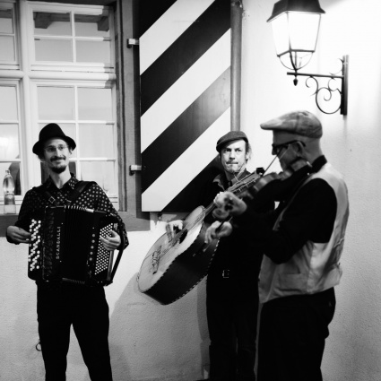 Die Melodikanten - Musikalische Weltreise mit Geige und Akkordeon — photo 5