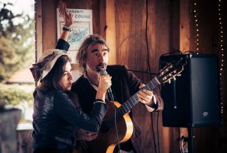 FRENCHIE GLAM INTERACTIVE MUSICAL ENTERTAINMENT