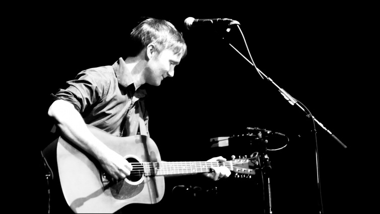 Irish singer, songwriter and storyteller — photo 2