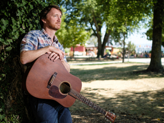Irish singer, songwriter and storyteller — photo 3