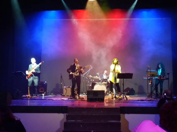 Singer e performer — photo 3