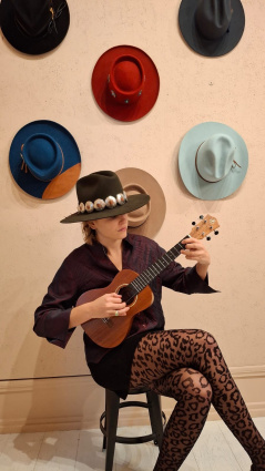 Ukulele lover — photo 3