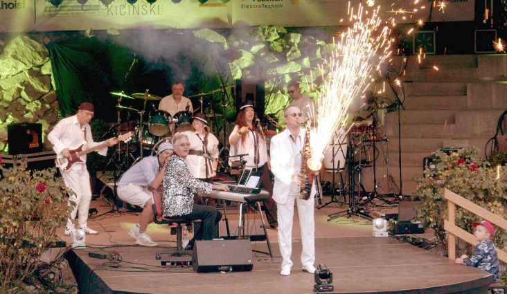 Doc Martin &amp;amp; the Martinis — photo 2