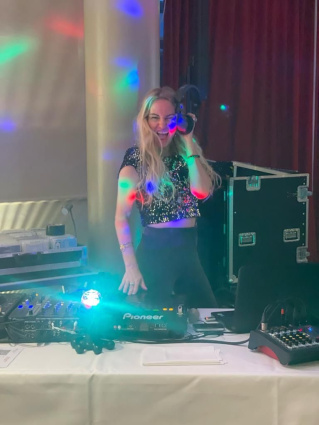 Sina Anastasia ( DJ + Live Gesang ) — photo 3