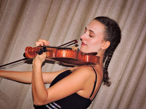 classical violinist — photo 3