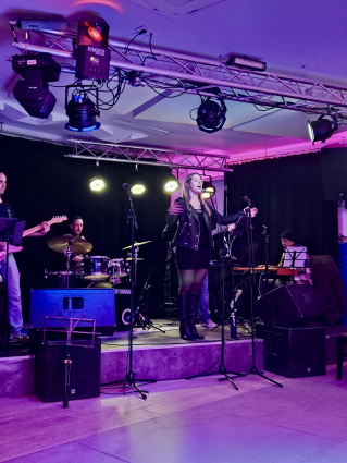 Elaya Rae Band — photo 3