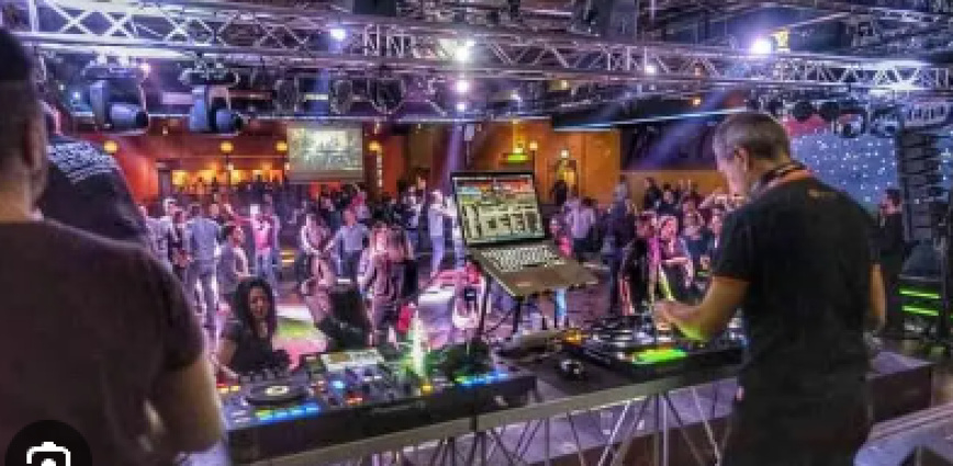 DJ Deejay format mascotte ballerine — photo 2